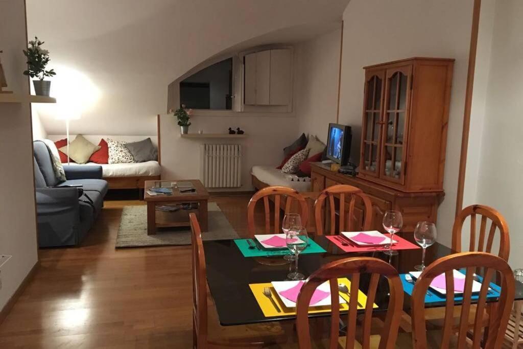 Apartamento Aticoroel Apartman Jaca Kültér fotó