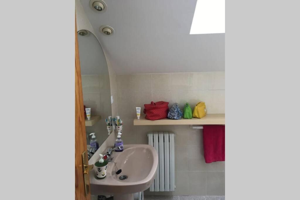 Apartamento Aticoroel Apartman Jaca Kültér fotó